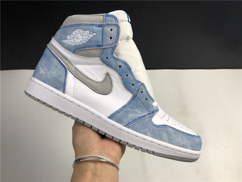 Air Jordan 1 Hype Royal 555088-402